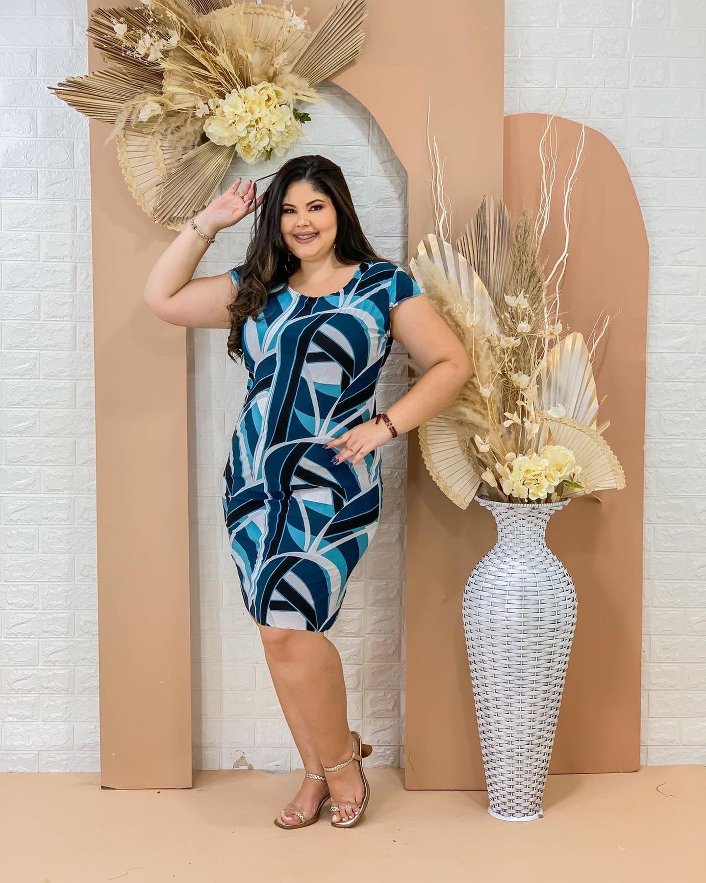 JK Distribuidora -Exemplo de modelo de vestido